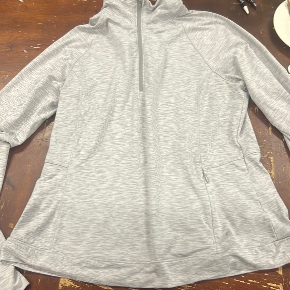 athletic top - Picture 1 of 4